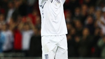 标题：英格兰2-1逆转克罗地亚，凯恩绝杀锁头名晋级