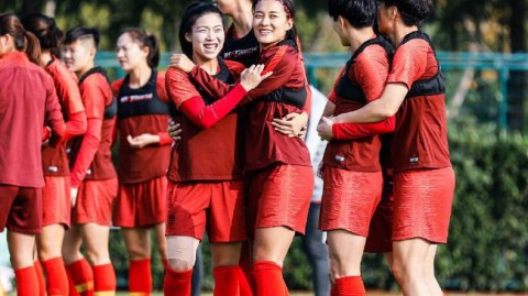 亚运女足开门红！中国7-0中国香港，王霜点射古雅沙双响